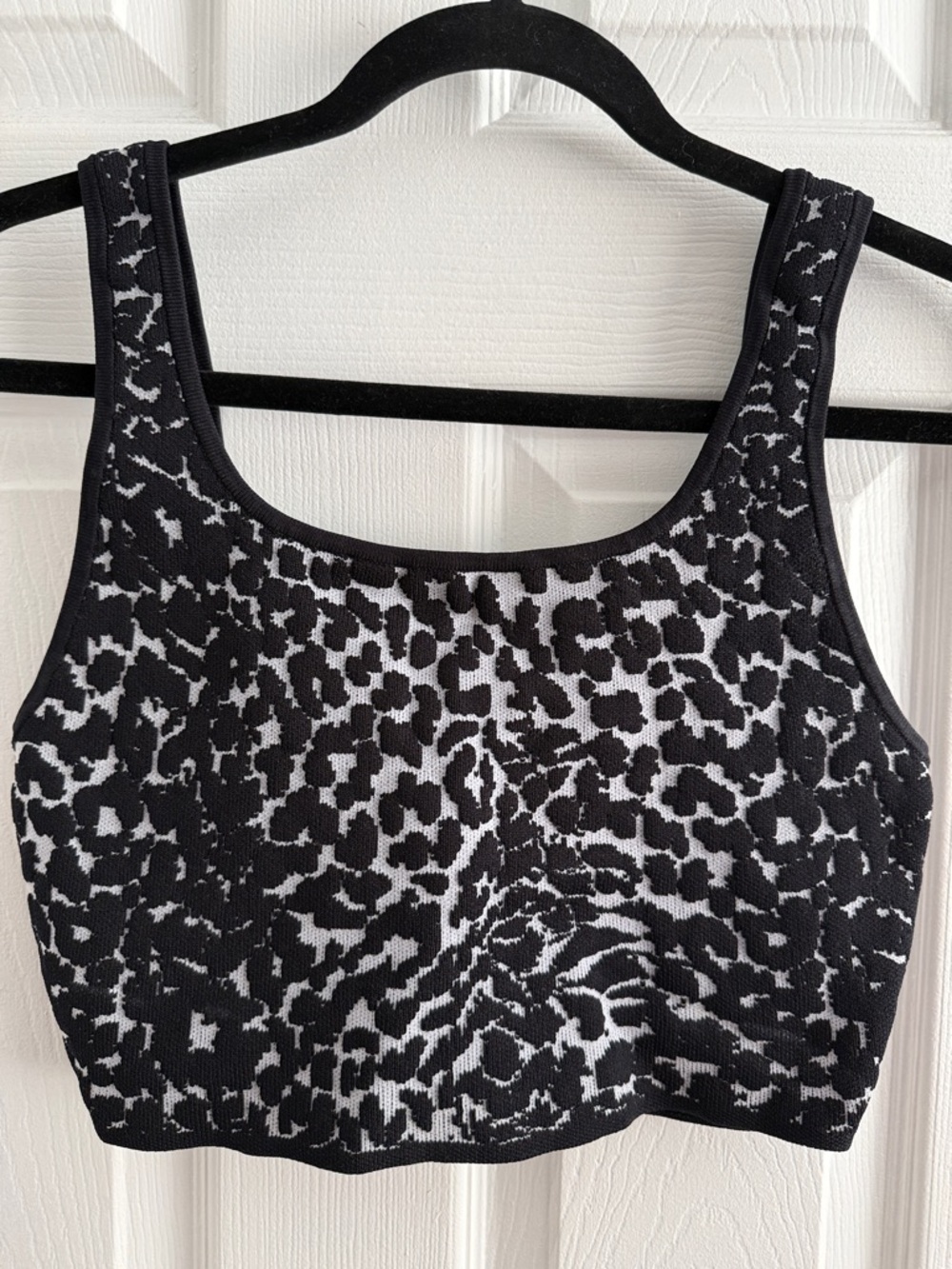 Aritzia Babaton Arjun Sculpt Knit Tank Leopard size Medium
